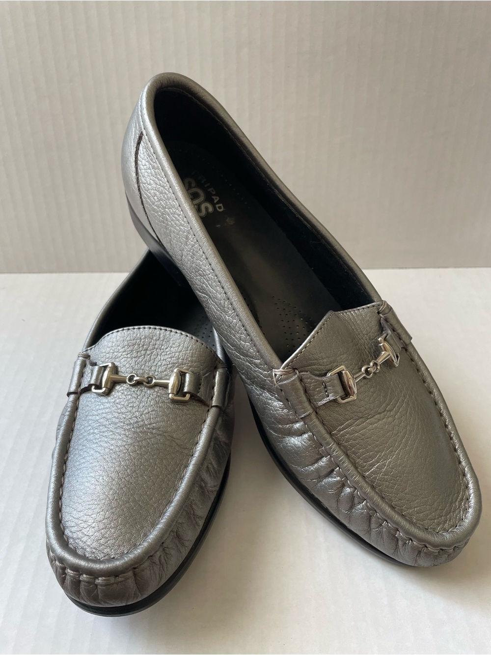 Women’s Gray Silver Leather SAS Comfort Slip On loafers Orthopedic Shoes 9.5 M